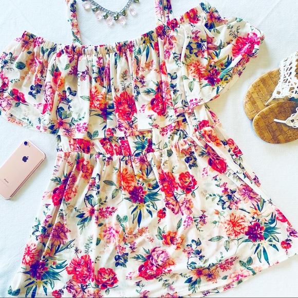 Ivy Rose Tops - 🌺 Plus Size Cold / Off Shoulder Floral Blouse